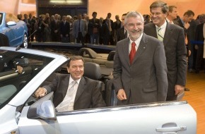 Opel Automobile GmbH: Der Bundeskanzler im Astra TwinTop