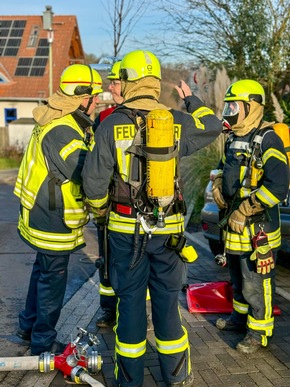 FW Kreuzau: Kellerbrand in Untermaubach Menschenleben in Gefahr /Vollalarm f&uuml;r die Feuerwehr Kreuzau