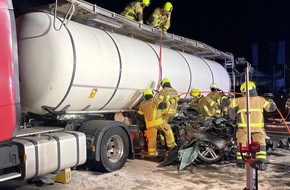 Landespolizeiinspektion Nordhausen: LPI-NDH: Schwerer Verkehrsunfall auf Kreuzung - Audi-Fahrer schwerstverletzt