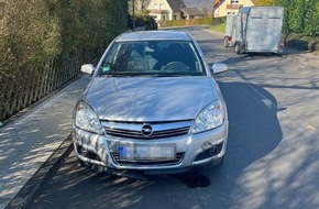 Polizeiinspektion Hameln-Pyrmont/Holzminden: POL-HM: Motoradfahrer leicht verletzt - Unfallverursacher flüchtet - Polizei sucht Zeugen