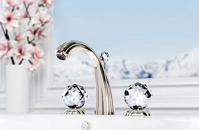 JÖRGER Armaturen- und Accessoiresfabrik GmbH: Brillanter Blickfang im Bad – Jörger Design präsentiert „Florale Crystal“ in Silbernickel mit klarem Kristall