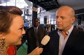 TELE 5: Bruce Willis geht in Köln 'Ab durch die Hecke'
