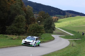 FABIANtastisch! Fabian Kreim und Frank Christian gewinnen ersten deutschen Meistertitel mit SKODA AUTO Deutschland (FOTO)