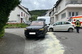 Polizeidirektion Trier: POL-PDTR: Verkehrsunfall führt zu mehreren Personenschäden