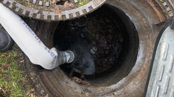 Freiwillige Feuerwehr Celle: FW Celle: Wasserschaden in der Wittinger Straße