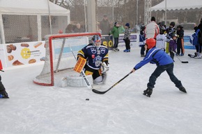 Zauberhafte Eisfeldlandschaft «Iiszauber» in Aarau zur Winterzeit