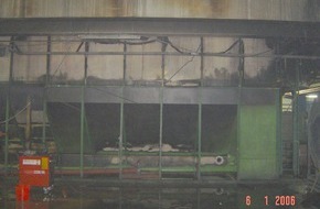 Feuerwehr Essen: FW-E: Brand in einer Halle im Gewerbegebiet Stadthafen
