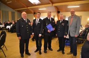 Kreisfeuerwehrverband Nordfriesland (K.d.ö.R.): FW-NF: Langjähriger Kreiswehrführer des Kreises Nordfriesland Christian Albertsen verabschiedet