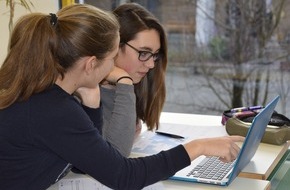 Schweizerisches Rotes Kreuz / Croix-Rouge Suisse: «Abenteuer Rotes Kreuz - Eine Idee verändert die Welt». Das Schweizerische Rote Kreuz lanciert ein Online-Schulportal.