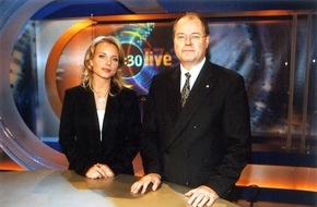 SAT.1: "Vom Frauenfußball bis zum Ehrenamt" / Das Jahr von Peer Steinbrück / NRW-Ministerpräsident mit persönlichem Jahresrückblick im Sat.1 Regionalprogramm