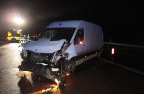 Polizeiinspektion Delmenhorst / Oldenburg - Land / Wesermarsch: POL-DEL: Autobahnpolizei Ahlhorn: Verkehrsunfall mit einer leicht verletzten Person auf der Autobahn 1 im Bereich des Autobahndreiecks Stuhr