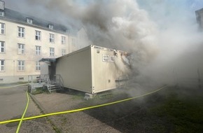 Polizeipräsidium Trier: POL-PPTR: Brand in der Aufnahmeeinrichtung für Asylbegehrende (AFA) ind er Dasbachstraße - Gemeinsame Pressemittelung