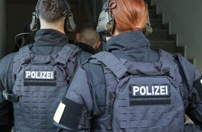 Wiesbaden - Polizeipräsidium Westhessen: POL-WI: Gemeinsame Pressemitteilung der Staatsanwaltschaft Wiesbaden und der Wiesbadener Polizei: Festnahmen rund um Gruppierung junger Personen - 5 Tatverdächtige in Untersuchungshaft und ...