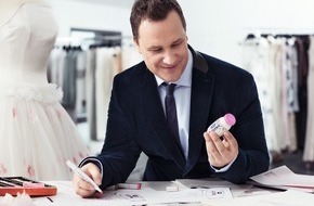 Danone DACH: Actimel goes Prêt-à-Porter / "Kreative Ideen kommen mir oft im Schlaf" - Guido Maria Kretschmer entwirft exklusive Actimel Designflasche - ab 10. März im Handel erhältlich (FOTO)