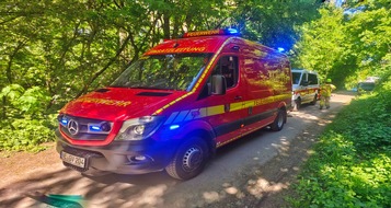 Feuerwehr Grevenbroich: FW Grevenbroich: Jugendliche in Grevenbroich tot aus der Erft geborgen