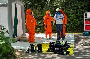 Feuerwehr Dinslaken: FW Dinslaken: Vollalarm f&uuml;r die Feuerwehr Dinslaken: Drei zeitgleiche Eins&auml;tze erfordern effizienten Kr&auml;fteeinsatz