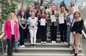 RHÖN-KLINIKUM AG: Zukunft international gestalten - Ausbildungsabschluss in der Pflege am RHÖN-KLINIKUM Campus Bad Neustadt