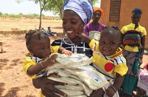Help - Hilfe zur Selbsthilfe e.V.: 10 Jahre Help - Hilfe zur Selbsthilfe in Burkina Faso / Wie aus Not Perspektiven wurden: Gesundheitsversorgung für Kinder und Mütter