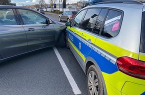 Landespolizeiinspektion Nordhausen: LPI-NDH: Verkehrsunfall mit Polizeiauto auf Einsatzfahrt