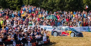 Ford Einsatzteam M-Sport nach schwierigem Verlauf der Deutschland-Rallye mit erfolgreicher Schadensbegrenzung (FOTO)