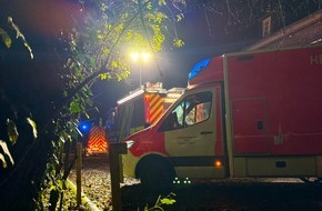 Feuerwehr Gemeinde Rheurdt: FW Rheurdt: Taxifahrer wird zum Helden: Feuerwehr rettet Mann aus eiskaltem Wasser