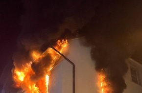 Feuerwehren des Landkreises Ravensburg: LRA-Ravensburg: Schnelles Eingreifen verhindert Dachstuhlbrand