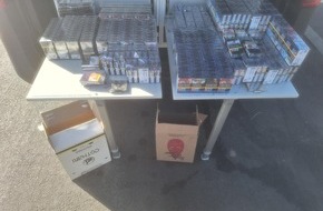 Hauptzollamt Potsdam: HZA-P: Erfolgreiche Zollkontrolle / Potsdamer Zoll leitet auf der A 10 Steuerstrafverfahren ein, erhebt Steuern in Höhe von knapp 2.000 Euro und zieht in Weinkartons versteckte Zigaretten aus dem Verkehr