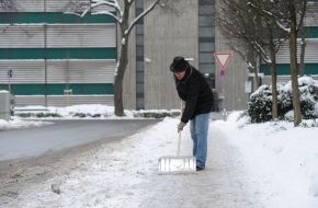 HUK-COBURG: Tipps für den Alltag / Sicher durch den Winter / Räum- und Streupflicht bei Eis und Schnee (mit Bild)