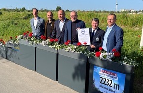 Bauhaus AG: BAUHAUS holt "Weltrekord fürs Klima" mit der längsten Blumenkastenreihe der Welt / Mehr auf dem Kasten: Bunt, lecker und klima-fit.