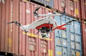 Skoda Auto Deutschland GmbH: Inventur aus der Luft: SKODA AUTO testet autonome Drohne im Logistikbereich (FOTO)