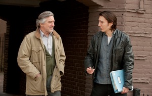 ZDF: Robert De Niro, Paul Dano und Julianne Moore in "Being Flynn" / ZDF präsentiert Vater-Sohn-Drama als Free-TV-Premiere (FOTO)