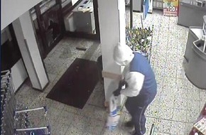 Polizeiinspektion Hildesheim: POL-HI: Einbrecher videografiert