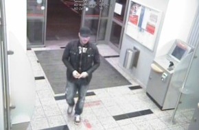 Polizei Düren: POL-DN: Fensterbohrer und Geldabheber gesucht