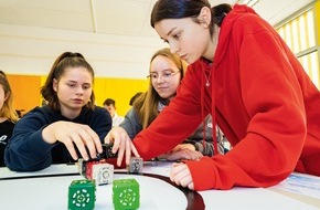 Programm COACHING4FUTURE der Baden-W&uuml;rttemberg Stiftung gGmbH: Karlsruhe-Waldstadt: Wie Roboter laufen lernen &ndash; Berufsorientierung zum Mitmachen (11.05.)
