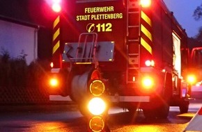 Feuerwehr Plettenberg: FW-PL: OT-Stadtmitte. Rauchentwicklung im Treppenraum eines Mehrfamilienwohnhauses ruft Feuerwehr auf den Plan.