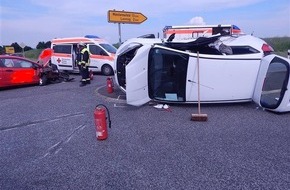 Polizeidirektion Mayen: POL-PDMY: Verkehrsunfall, vier Leichtverletzte,
Dienstag, 07.06.2016, 16.54 Uhr