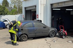 Feuerwehr Gelsenkirchen: FW-GE: Brand in einer Autowerkstatt fordert zwei verletzte Personen