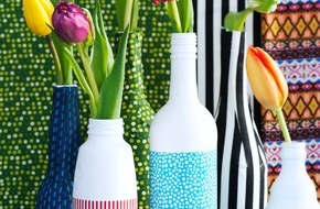 Blumenbüro: "More is More" mit der Tulpe / Blumige Flaschenvasen für die schönsten Tulpenblüten