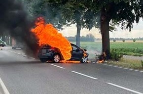 Polizei Rhein-Erft-Kreis: POL-REK: 260721-1: Auto prallte gegen Baum und brannte