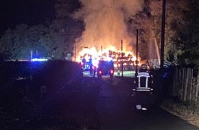 Polizeidirektion Kaiserslautern: POL-PDKL: Rundballen gehen in Flammen auf - Brandursache bisher unklar