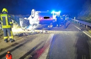 Feuerwehr Oberhausen: FW-OB: Verkehrsunfall auf der BAB 516 - PKW &uuml;berschl&auml;gt sich