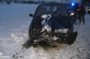 Polizeiinspektion Nienburg / Schaumburg: POL-NI: Eisglätte, Schneeverwehungen und Windböen ursächlich für Verkehrsunfälle -Bild im Download-