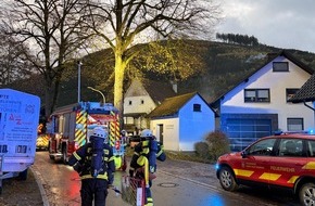 Feuerwehr Plettenberg: FW-PL: Ortsteil Pasel - Brand in Mehrfamilienhaus
