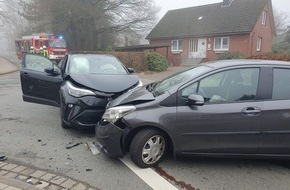 Polizeiinspektion Stade: POL-STD: Zwei Leichtverletzte bei Unfall mit zwei Toyotas in Harsefeld, Unbekannte entwenden Baumaschinenteil in Horneburg, Renault in Stade aufgebrochen