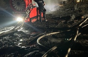 Feuerwehren im Kreis Soest: FW Kreis Soest: Waldbrand am M&ouml;hnesee / Einsatzkr&auml;fte auch an Tag drei im Einsatz
