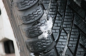 Delticom AG: Umrüstsaison: ReifenDirekt.de gibt Tipps für die sichere Fahrt durch den Winter