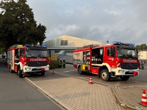 FW-EN: Co2-Austritt in Discounter - ein Mitarbeiter leicht verletzt