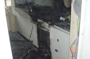 Polizeiinspektion Hameln-Pyrmont/Holzminden: POL-HOL: Bevern - Angerstraße: Erhitzes Öl verursacht Küchenbrand - Beherztes Eingreifen des Nachbarn verhinderte Schlimmeres -