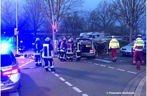 Feuerwehr Dortmund: FW-DO: Eine Person bei Verkehrsunfall verletzt