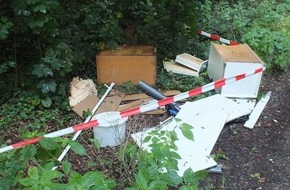 Polizeidirektion Bad Segeberg: POL-SE: Barmstedt - Zeugen nach Abfallablagerung gesucht